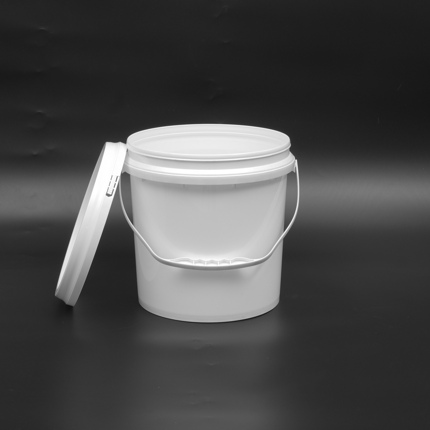 6L PP Plastic Bucket B18-NR for Water Basic Paint Containing